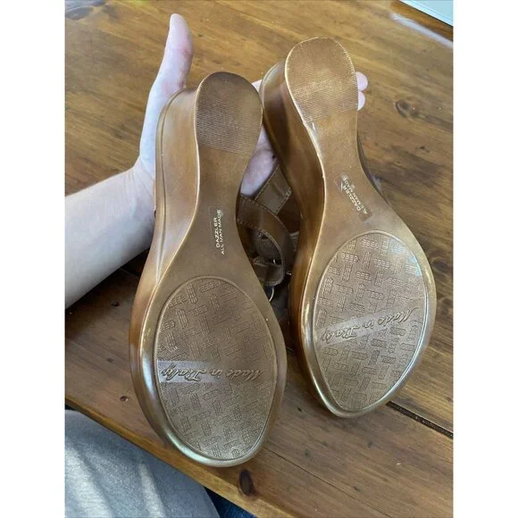 Toscanella Dazzler Crystal Wedge Heel Thong Sandals Cognac Leather. Size 7.5. - Picture 5 of 5